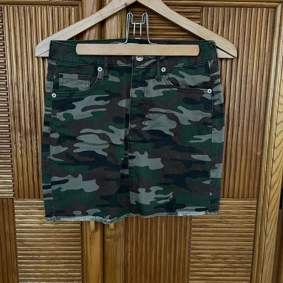 Womens Mini Skirt Size Small Camo 90"s Y2K Festival - Picture 1 of 3